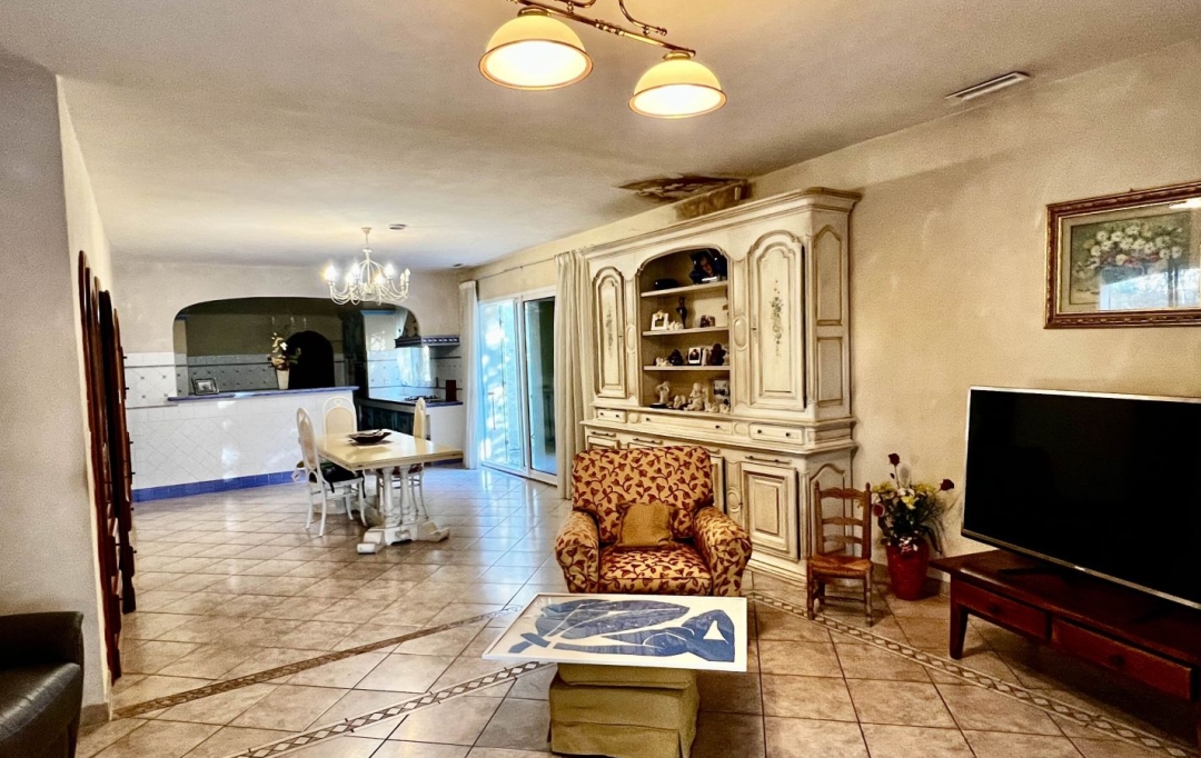 Annonces ARLES : Maison / Villa | ARLES (13200) | 300 m2 | 699 000 € 