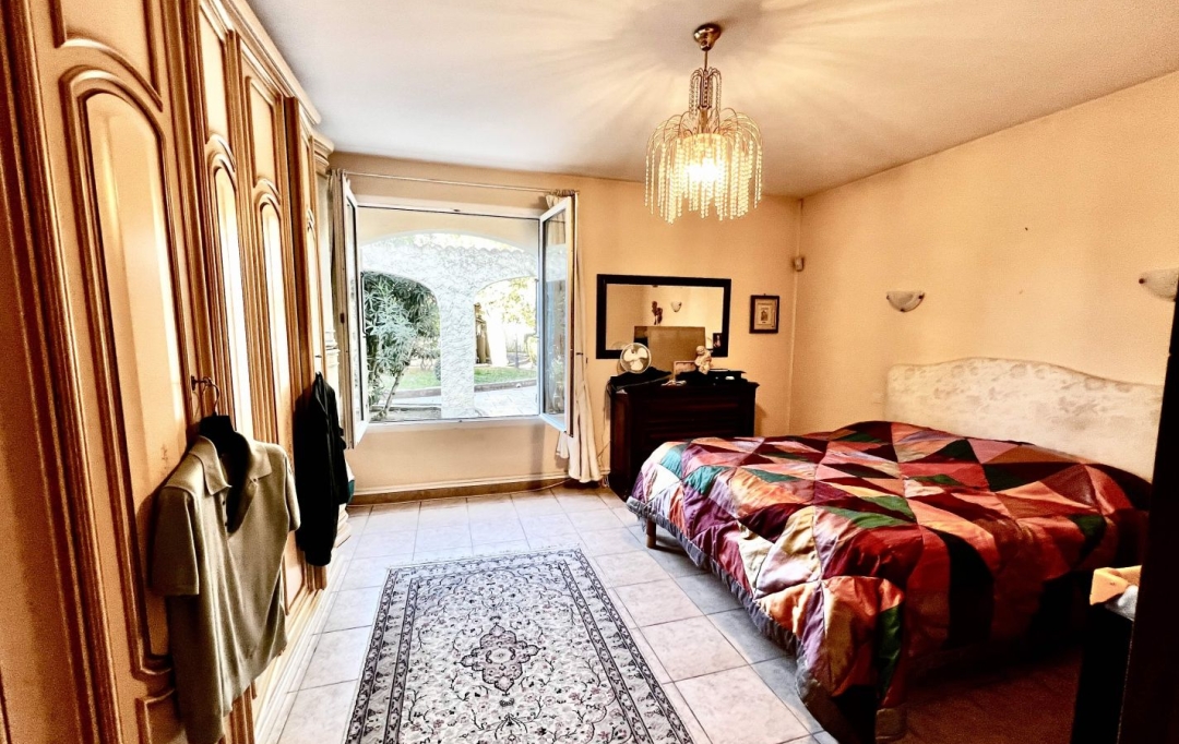 Annonces ARLES : Maison / Villa | ARLES (13200) | 300 m2 | 699 000 € 